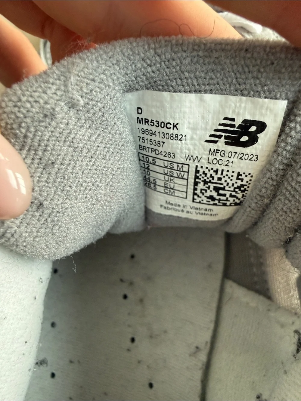 New Balance Men's Grey and White Athletic Sneakers